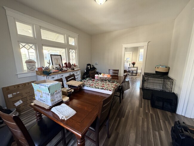 Building Photo - 124 Linden Ave