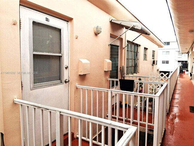 Building Photo - 7860 Harding Ave