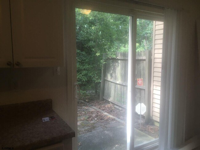 Building Photo - 15 Cambridge Townhouse Dr