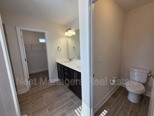 Building Photo - 2418 Cedar Rdg Ct