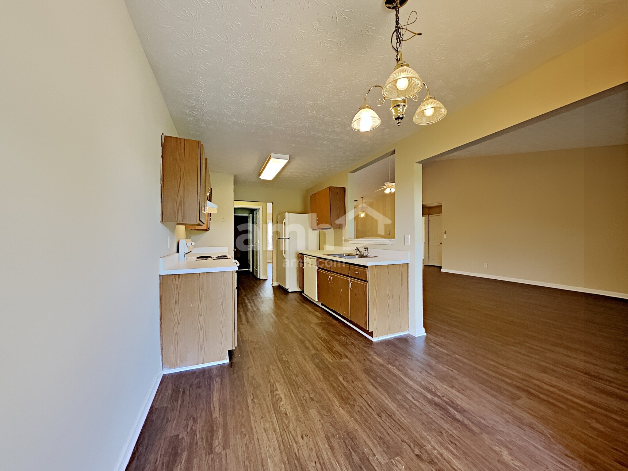 Building Photo - 186 Dean Way