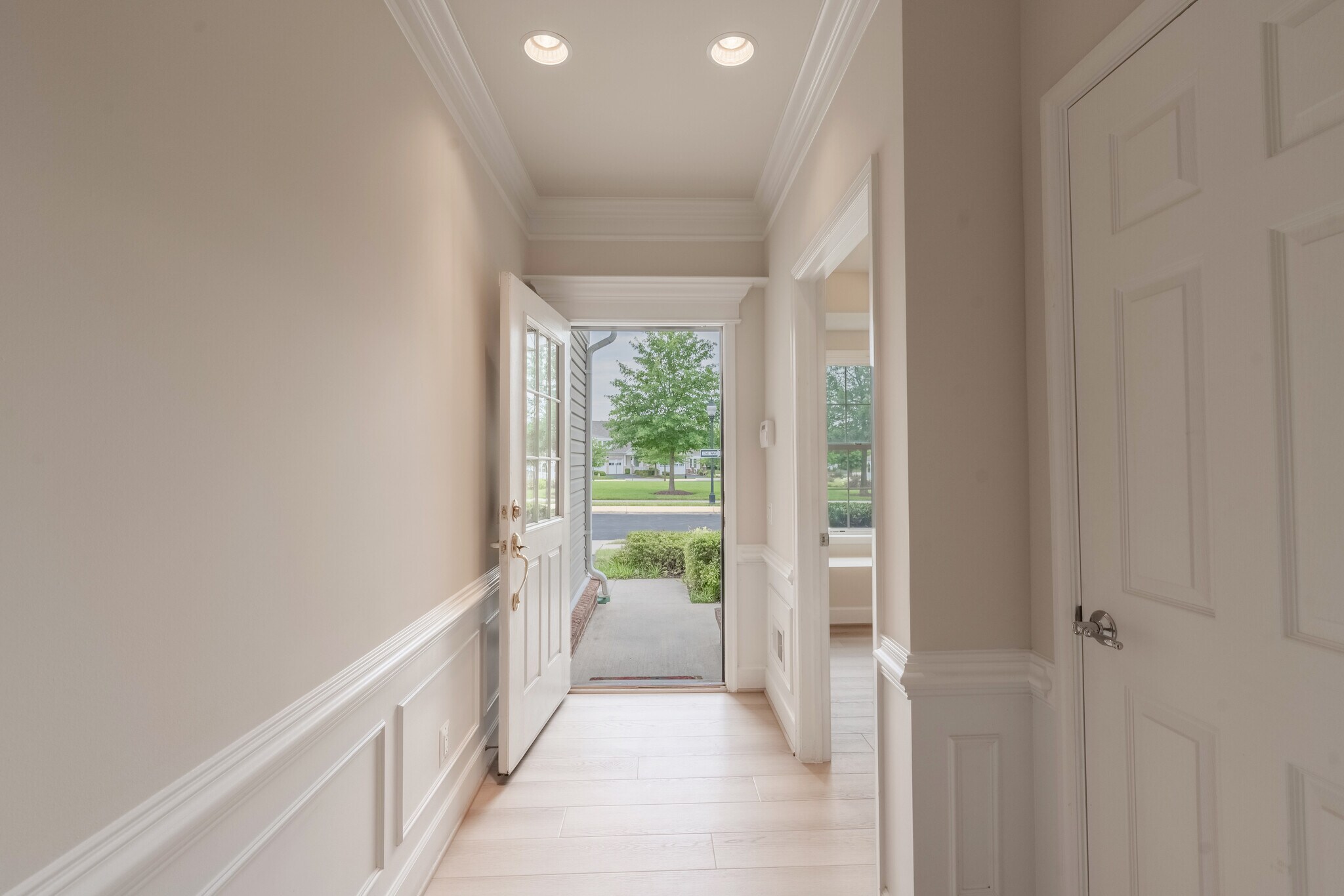 FOYER - 8934 Yellow Daisy Pl