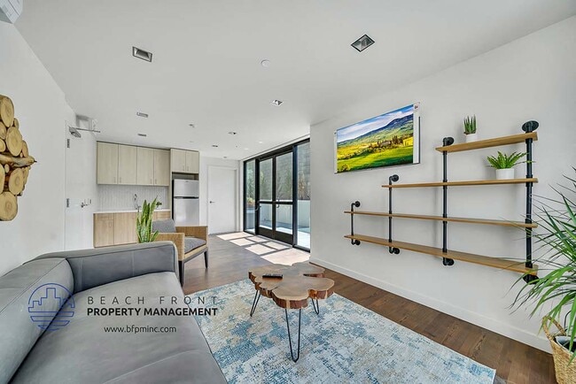 Building Photo - 3102 Bagley Ave.