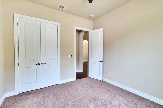 Building Photo - 15012 Iveans Way