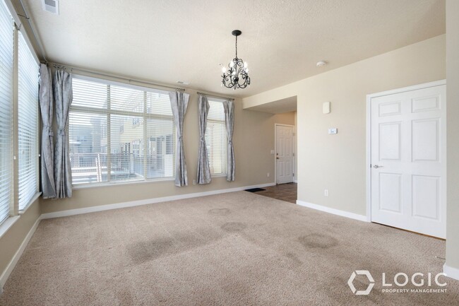 Building Photo - Grand Unit in Salt Lake City!