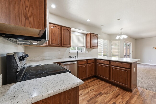 Building Photo - $2,620.95 with $300 off the first month's rent, 5 Beds - 3.5 Bath, Single Family Home in Colorado...