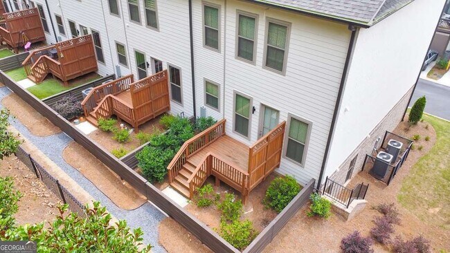 Building Photo - 413 Bishop Ln