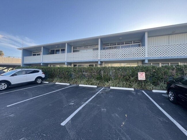 Building Photo - 55 NE Spanish Trail