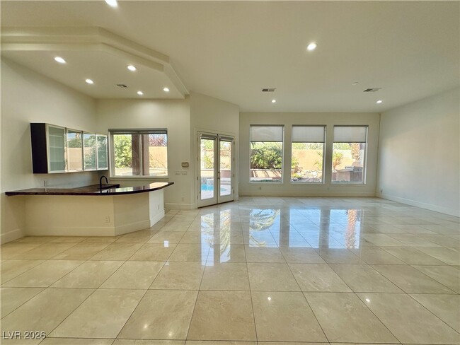 Building Photo - 2025 Grouse St