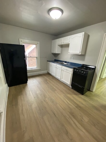 Apt 4 - 201 N French Ave