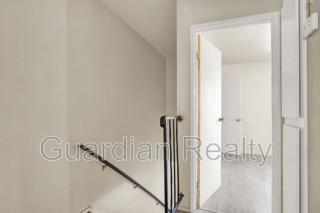 Building Photo - 4312 Lynnann