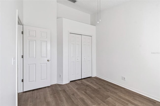 Building Photo - 571 Shoreham Ct NE