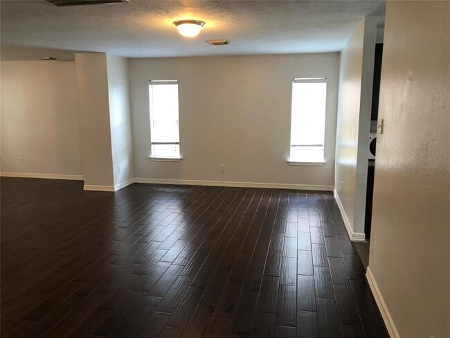 Building Photo - 5718 Silas Creek Ct