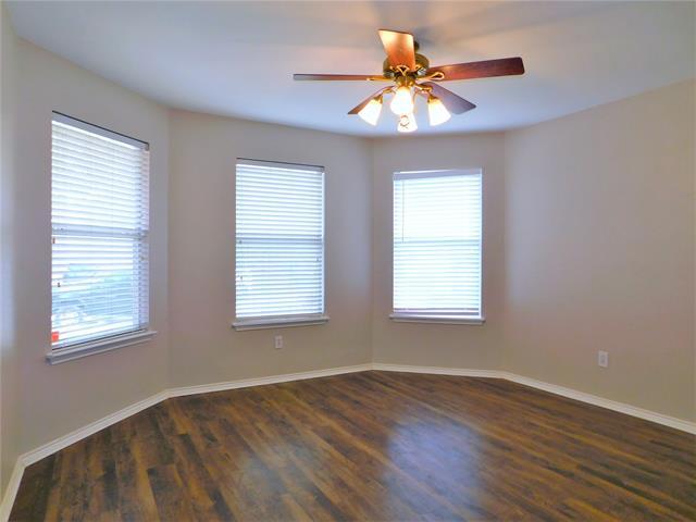 Building Photo - 2209 Lookout Ln