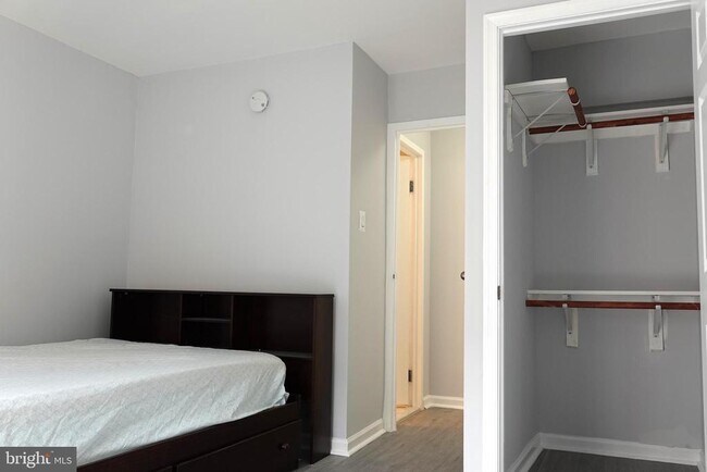 Building Photo - 950 25th St NW