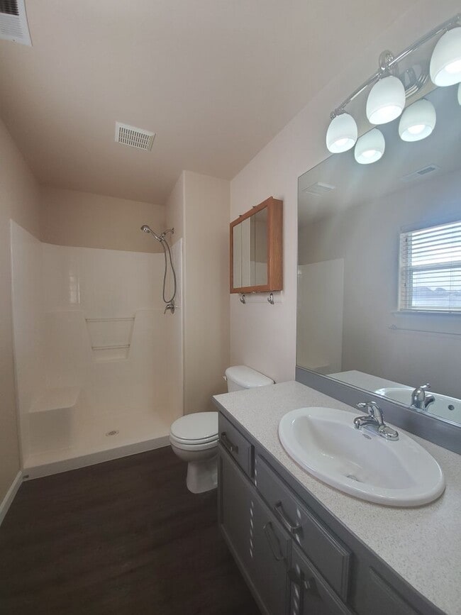 Building Photo - 2421 S Arthur Ct