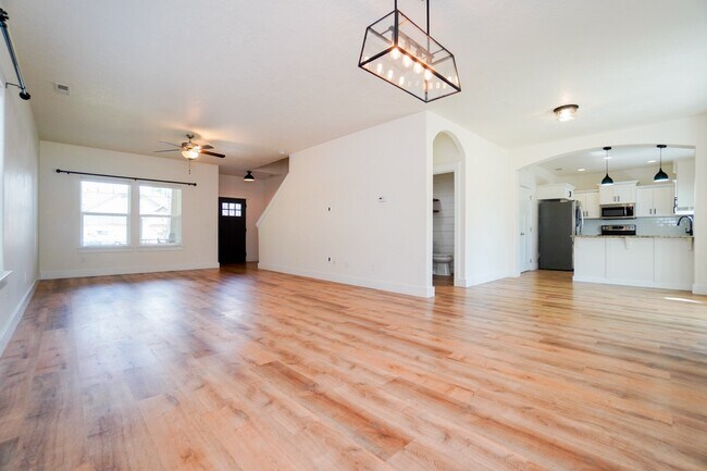 Building Photo - 1655 N Azurite Pl