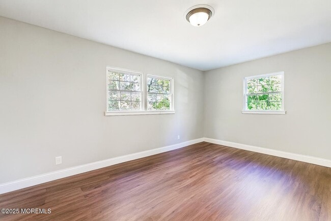 Building Photo - 10 Chestnut Ridge Rd