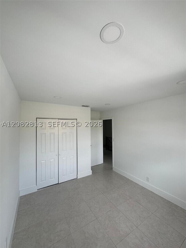 Building Photo - 6628 SW 41st St