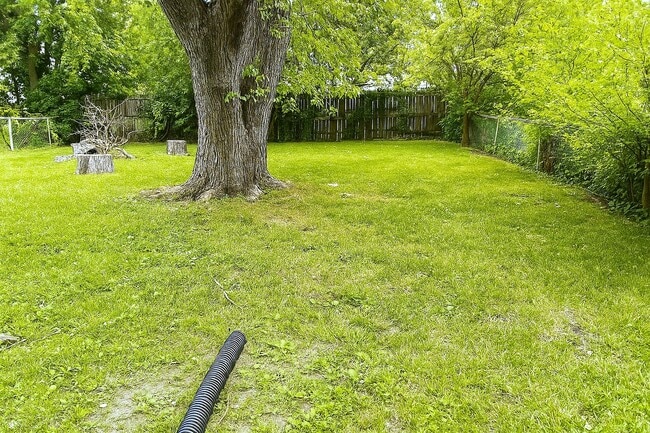 Building Photo - 1741 N Riley Ave