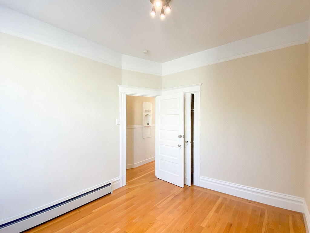 Building Photo - 527 Union St