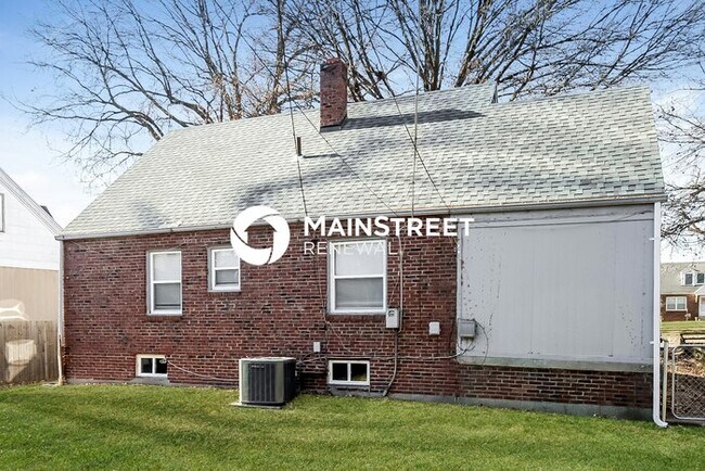 Building Photo - 3 Bedroom Pet-Friendly Home in Kansas City, MO with Main Street Renewal