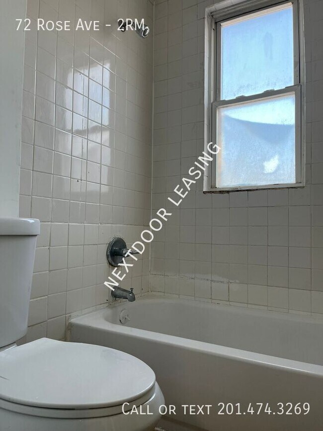 Building Photo - 72 Rose Ave