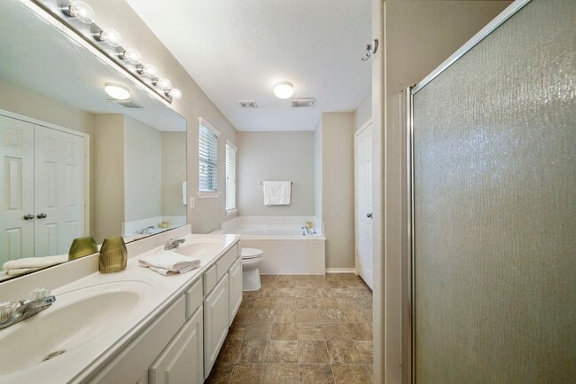 Building Photo - 18436 Sunrise Pines Dr