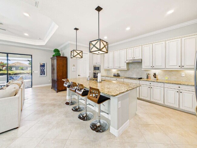 Building Photo - SEASONAL RENTAL – Available December throu...