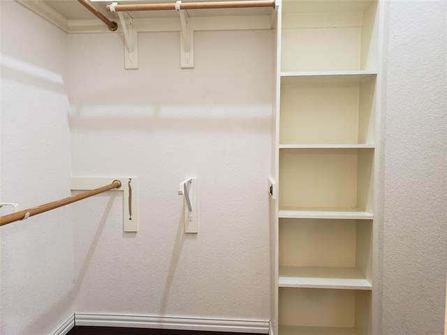 Building Photo - 10712 Red Cedar Dr