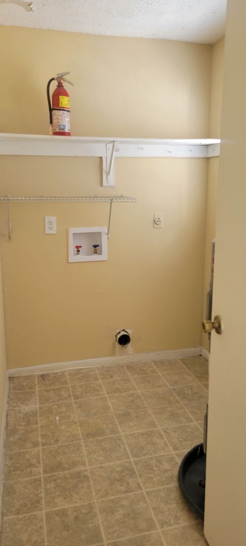 Building Photo - Two bedroom Two bath Condo