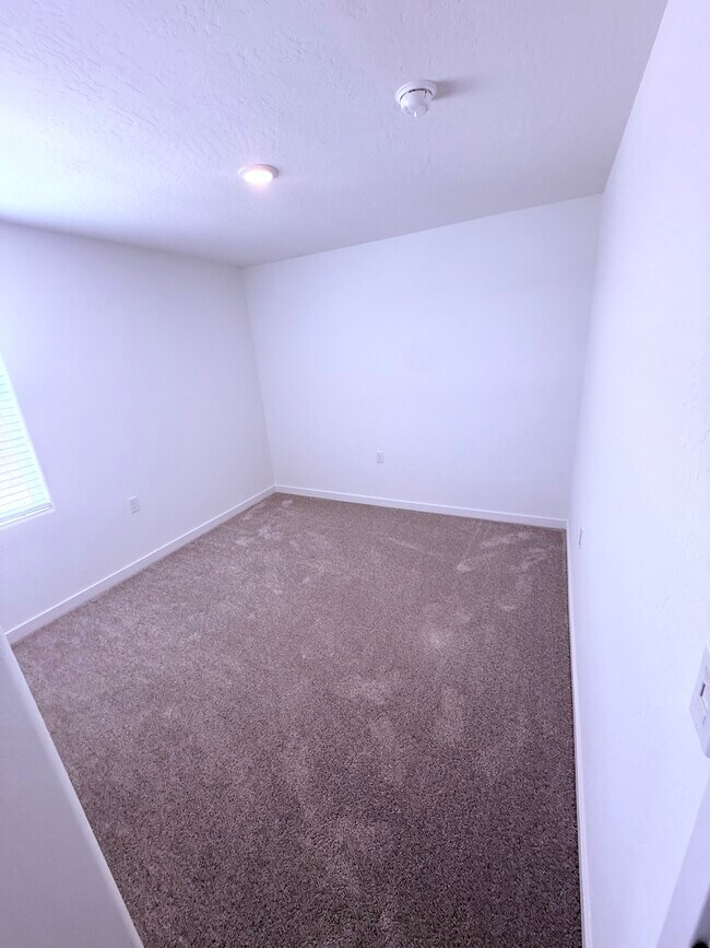 Building Photo - 4026 N Brent Ave