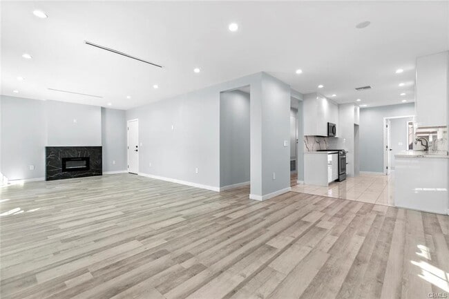 Building Photo - 545 Ivy St