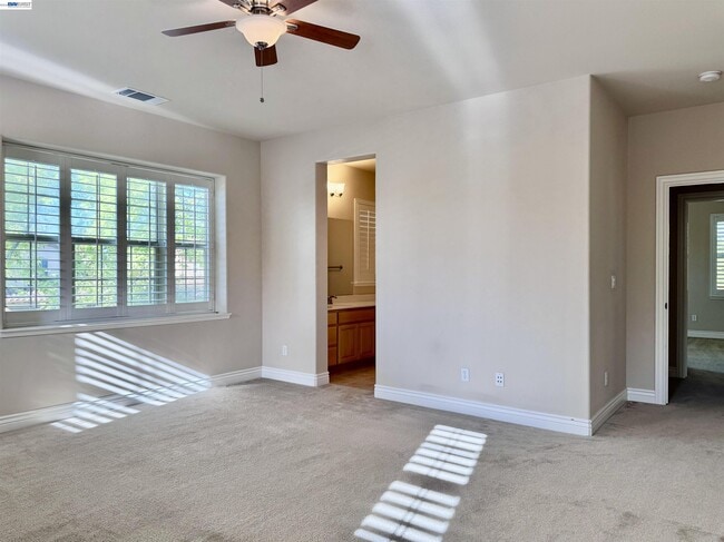 Building Photo - 7875 Kennard Ln