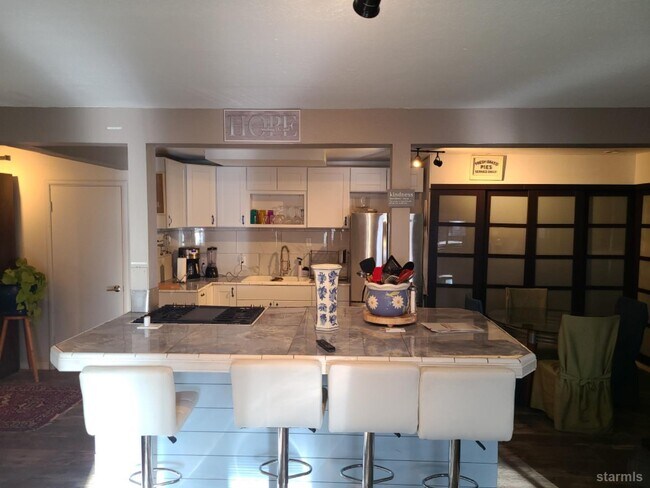 Building Photo - 1150 Fairway Ave