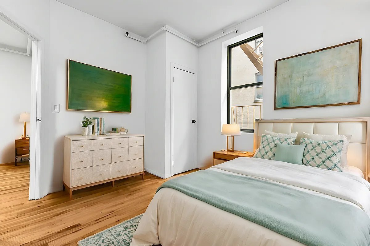 Building Photo - 235 W 63rd St