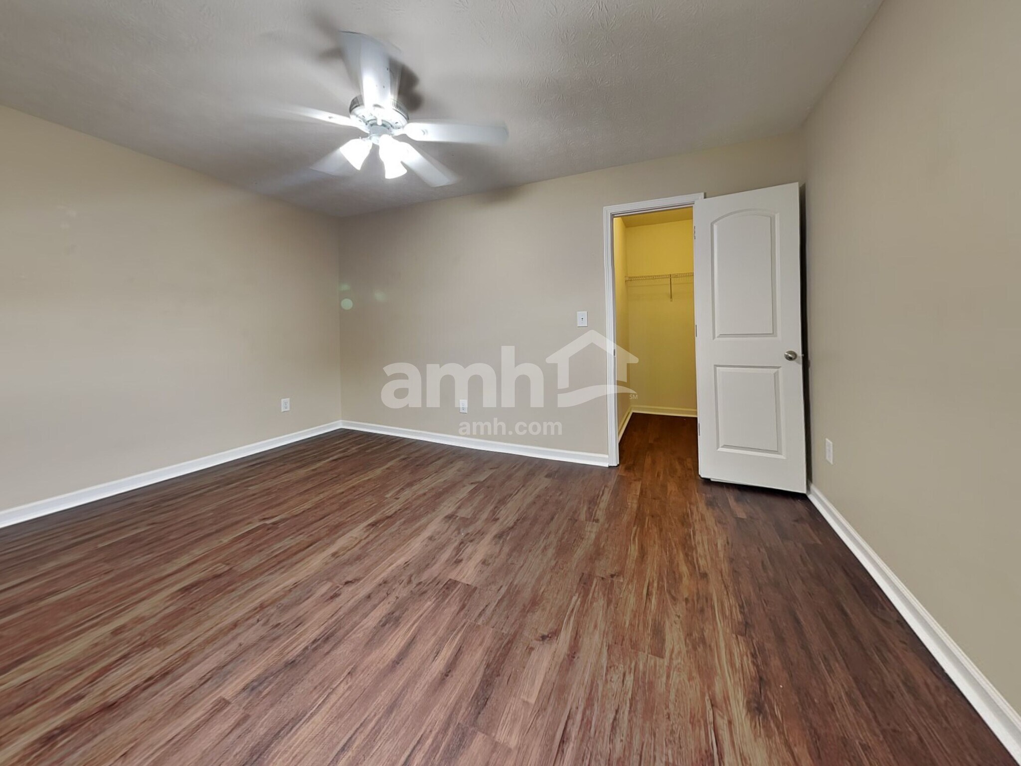 Building Photo - 9711 Brooks Dr
