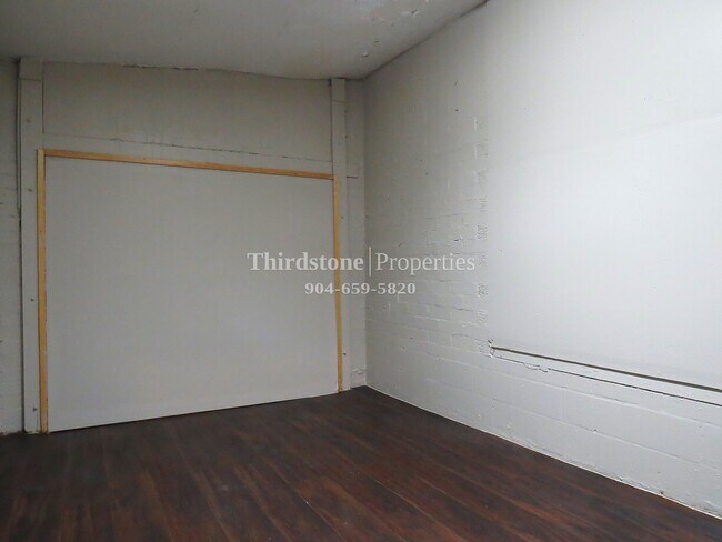 Building Photo - 2761 Floradale Dr S