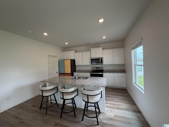 Building Photo - 2032 Lonesome Hen Ln