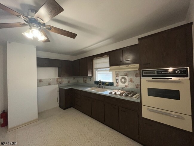 Building Photo - 331 Boxwood Ct