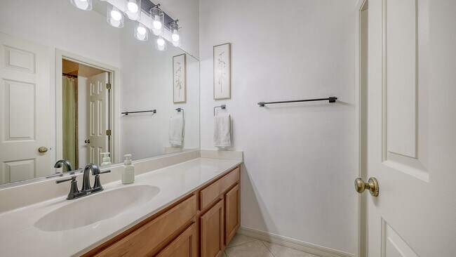 Building Photo - 3790 Parkridge Cir