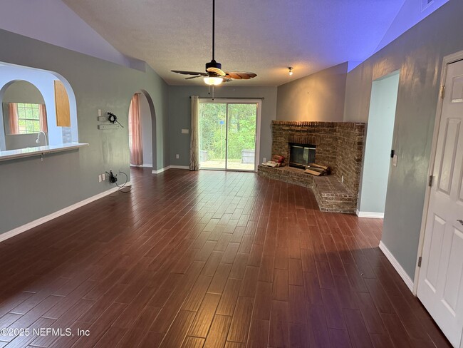 Building Photo - 958 Long Lake Dr