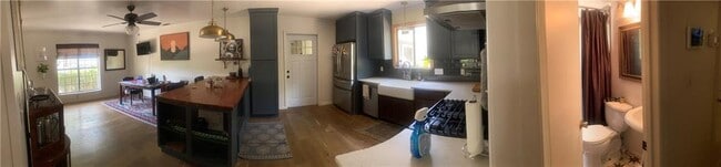 Building Photo - 6614 Bradley Dr