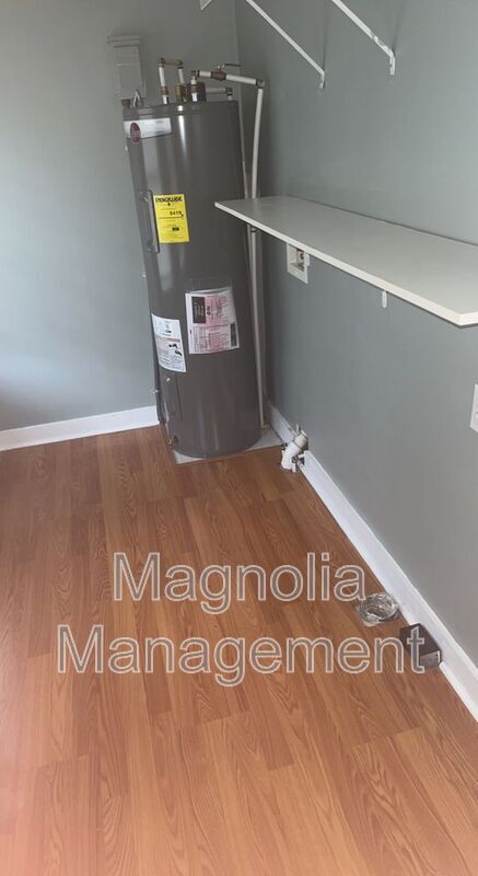 Building Photo - 1307 S Chestnut St