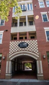Building Photo - Luxurious Condo in Downtown Fayetteville
