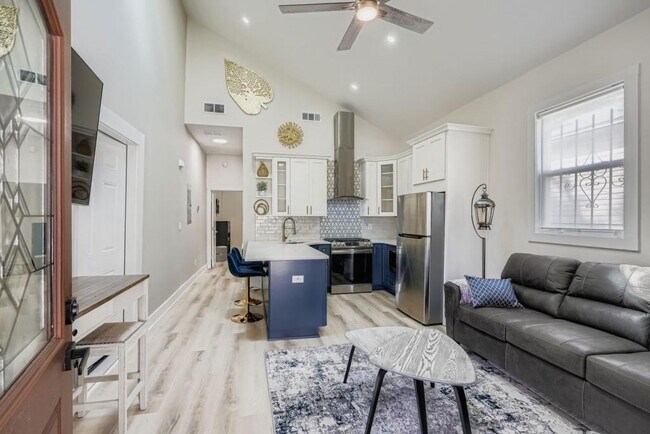 Building Photo - 18 Booker St NW