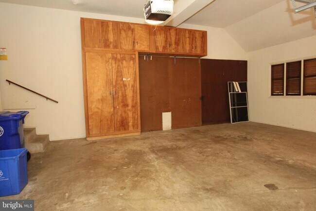 Building Photo - 10208 Sorrel Ave