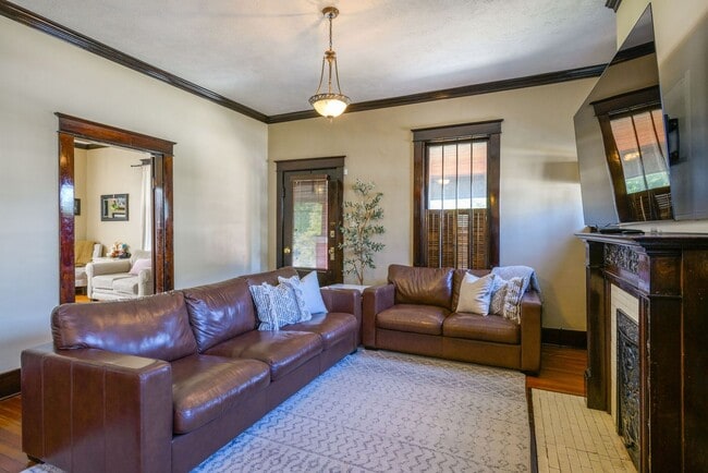 Building Photo - Renovated Historic 4 Bedroom Home w/ Two Car Garage in East Nashville