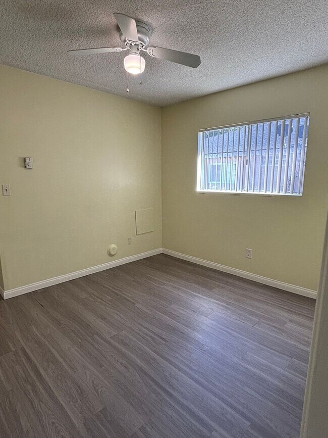 Building Photo - 6065 California Ave