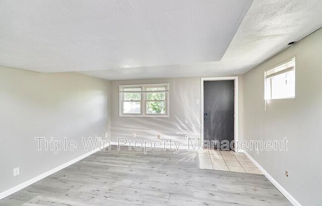 Building Photo - 10531 Fabick Dr